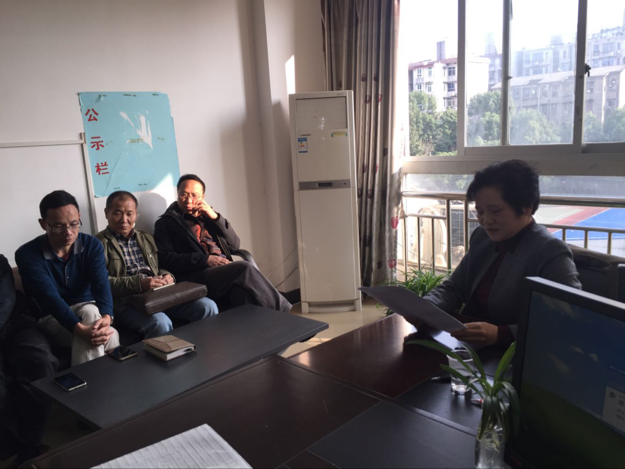 第四党支部组织“讲奉献、有作为”专题党课