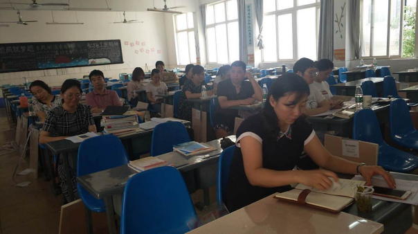 第二党支部组织学习习近平在全国宣传思想工作会议上的重要讲话精神