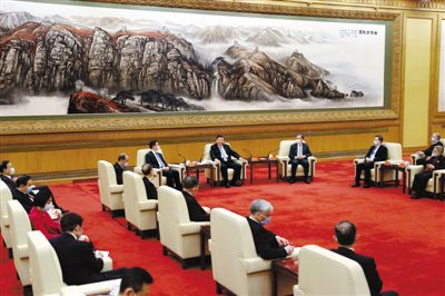 习近平同党外人士共迎新春