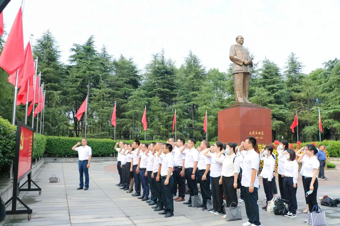学校党委理论学习中心组（扩大）赴韶山开展党性教育培训